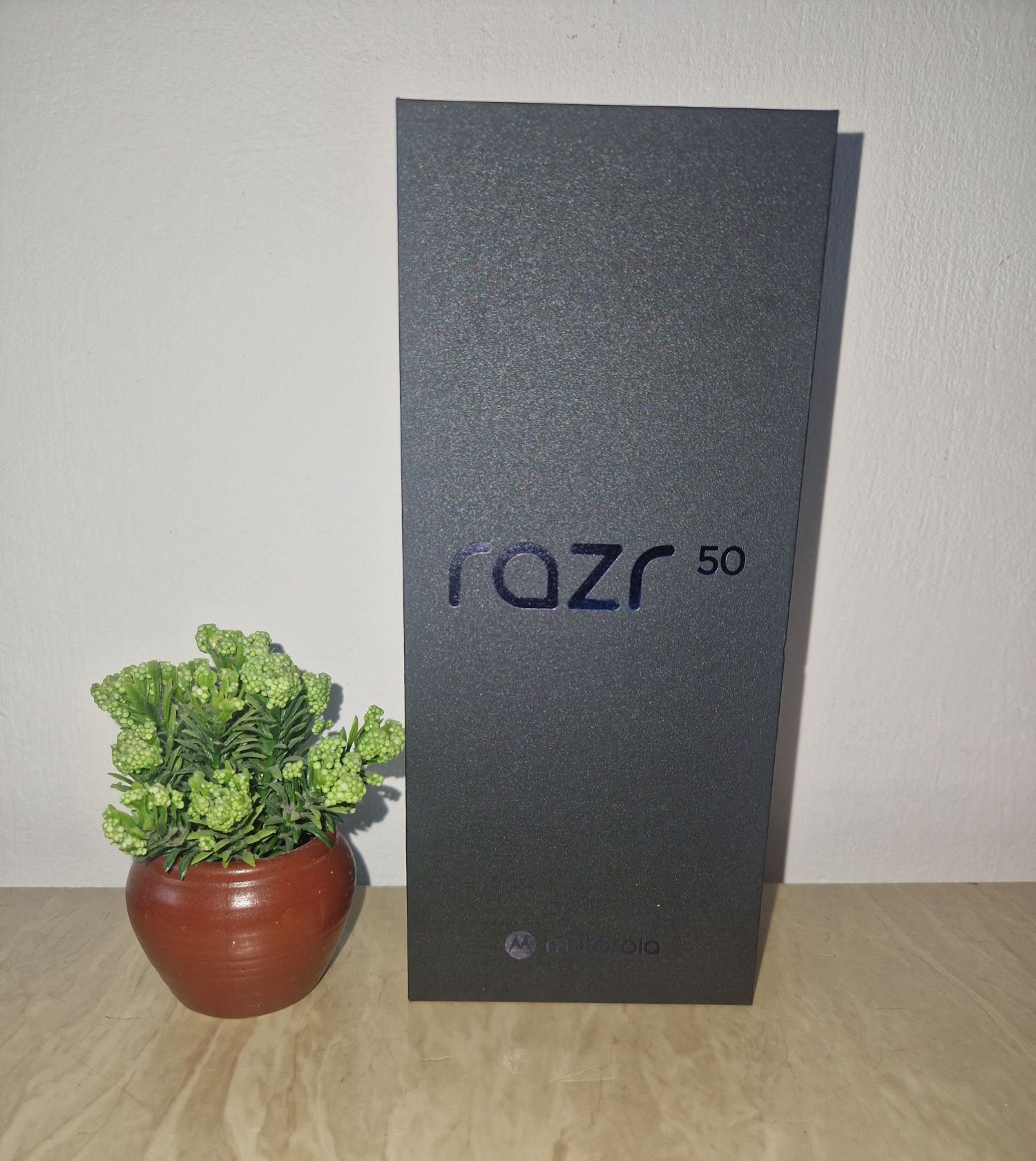 Смартфон Motorola Razr 50 8/256gb Koala Grey