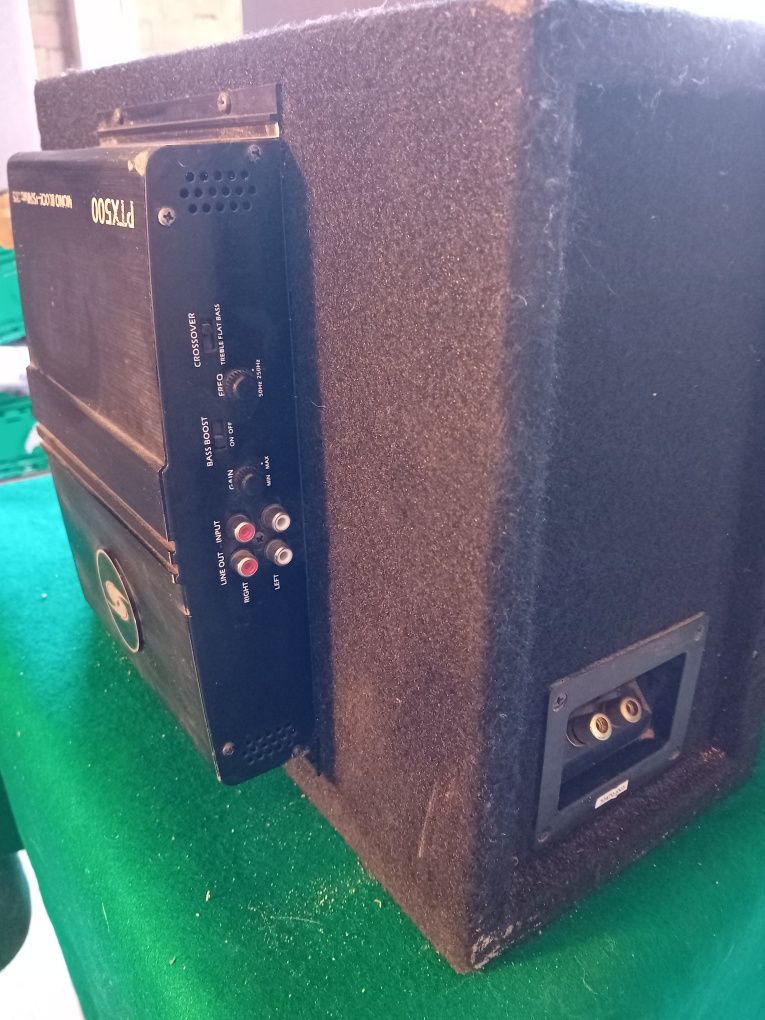 Radio auto, amplificador e subwoofer