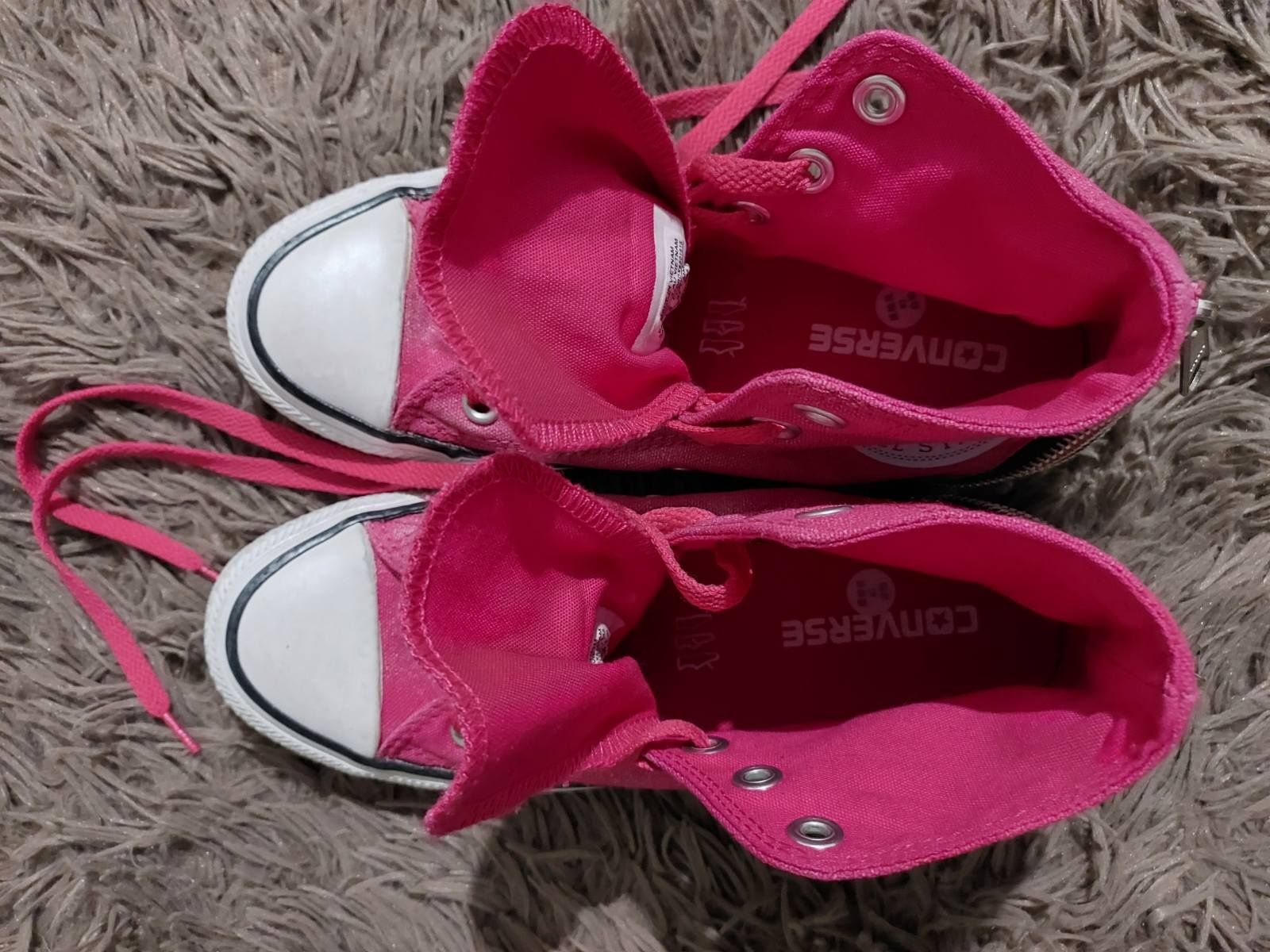 Продам женские кеды Converse