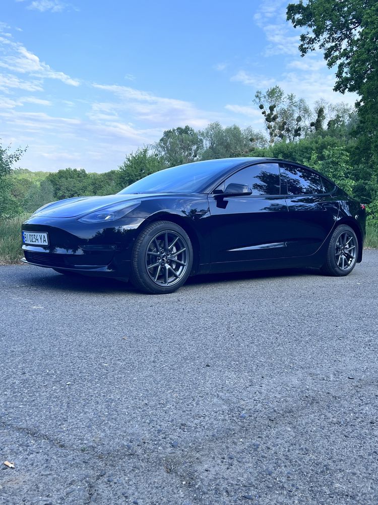 Tesla made 3 2021 рік 7 місяць