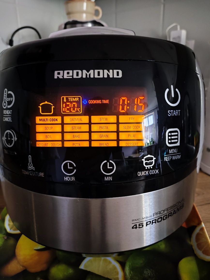 Sprzedam multicooker redmond