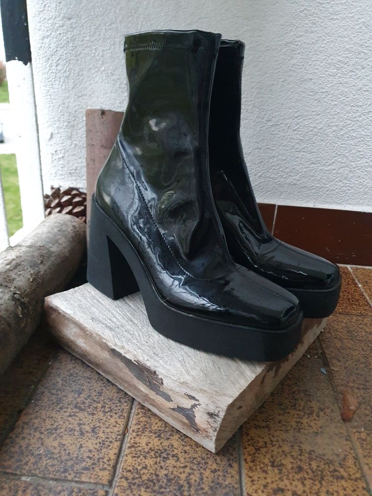 Gotyckie buty na platformie i obcasie shiny holo pvc latex effect