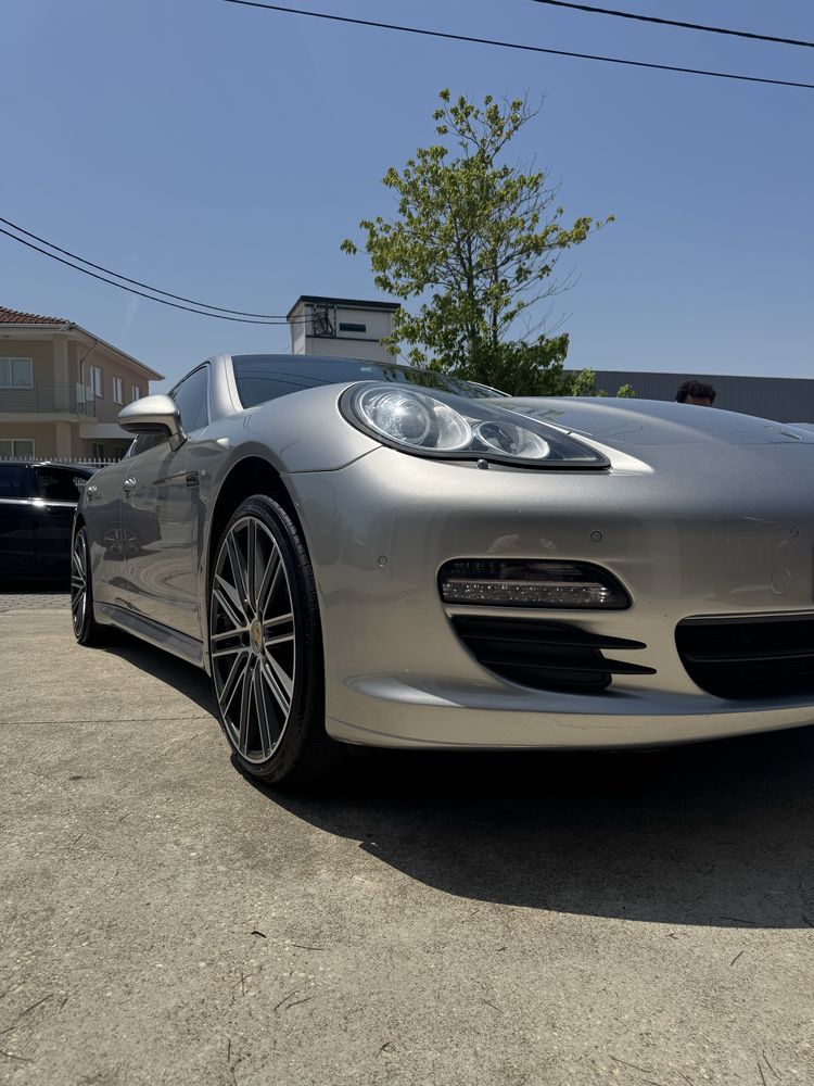 Porsche Panamera S