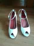 Buty białe damskie