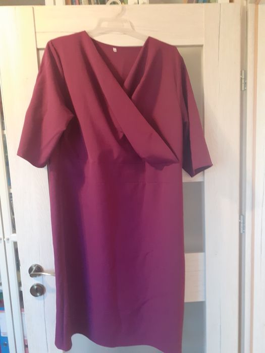Purpurowa sukienka duży rozmiar 54/XXXL