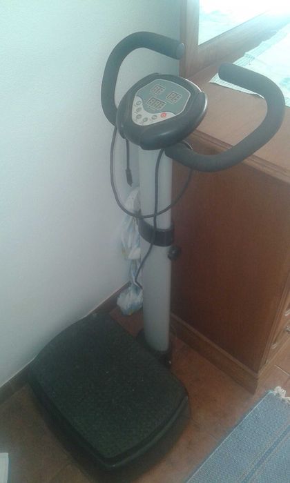 Vende-se Plataforma Vibratória PT30102