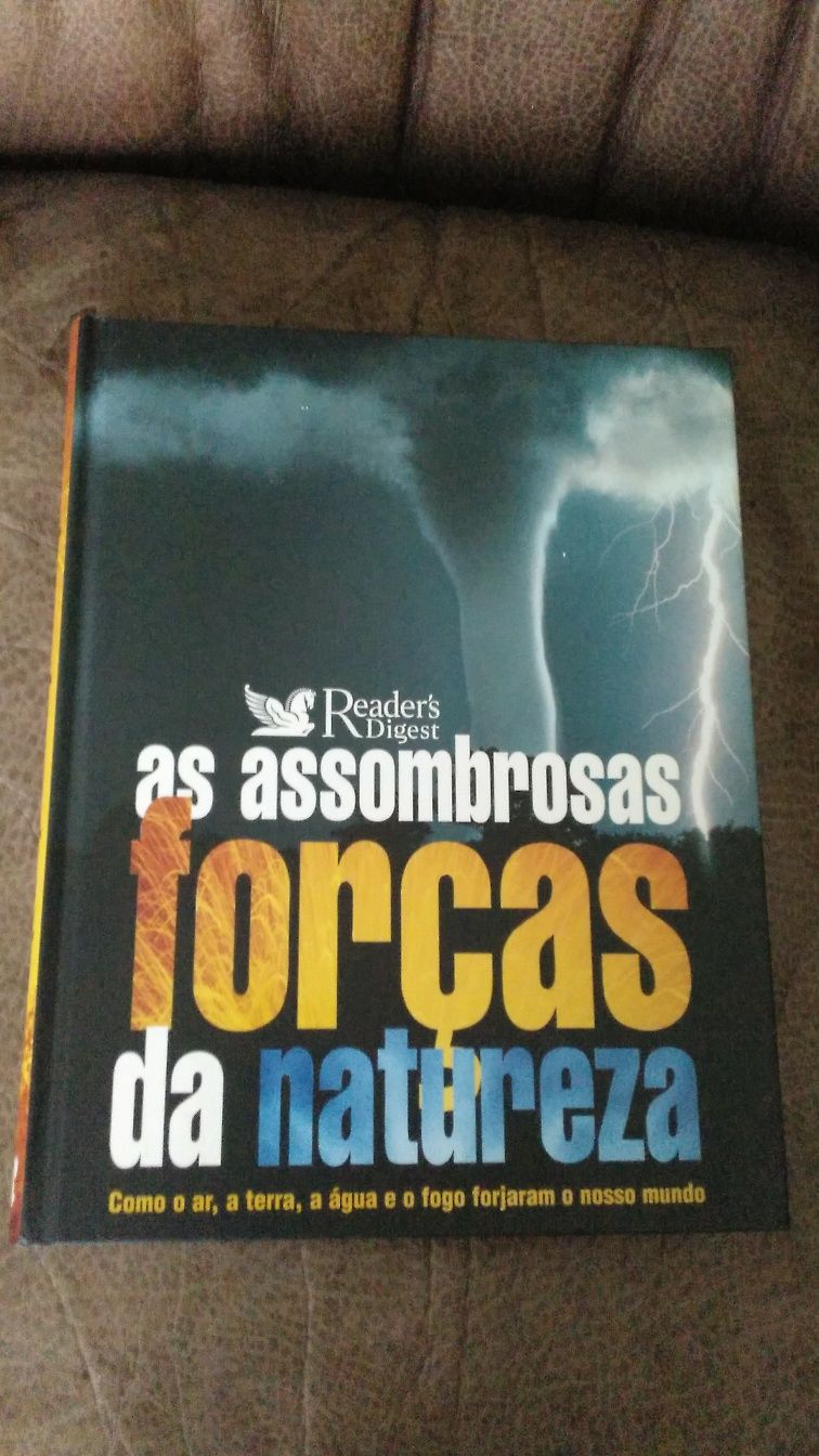 8 Livros novos a 14 euros cada das seleções