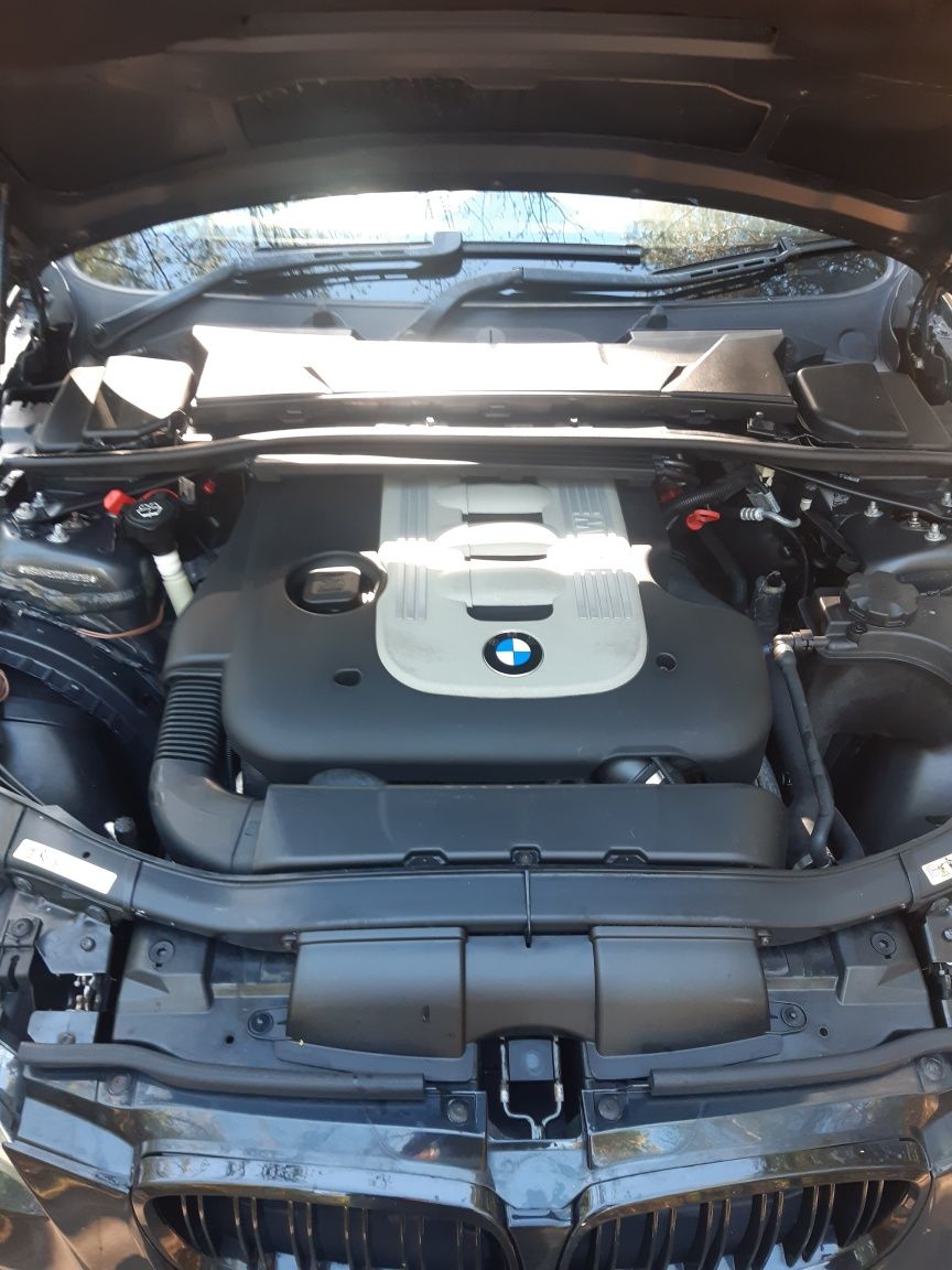 BMW E93 330d anglik