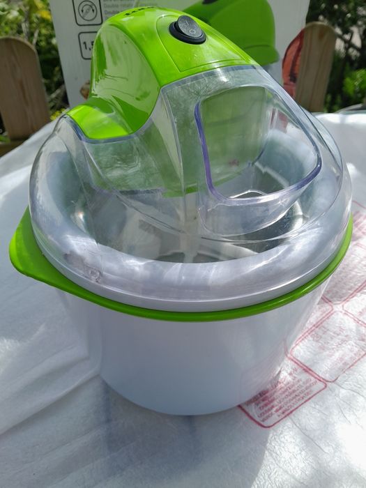 Máquina de fazer gelados Taurus 1.5L