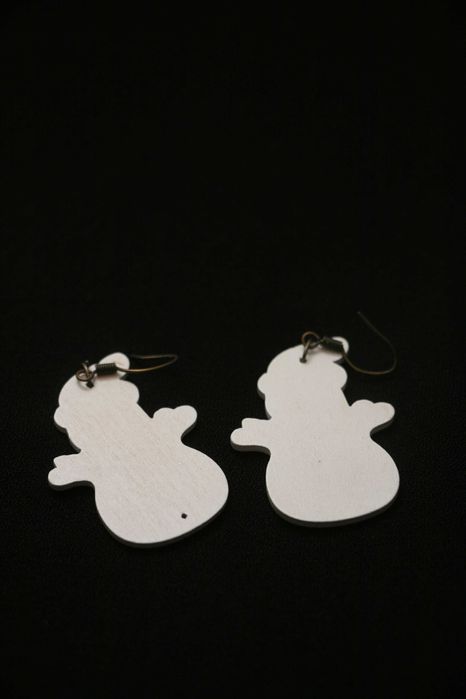 Brincos de Bonecos de Neve em Madeira