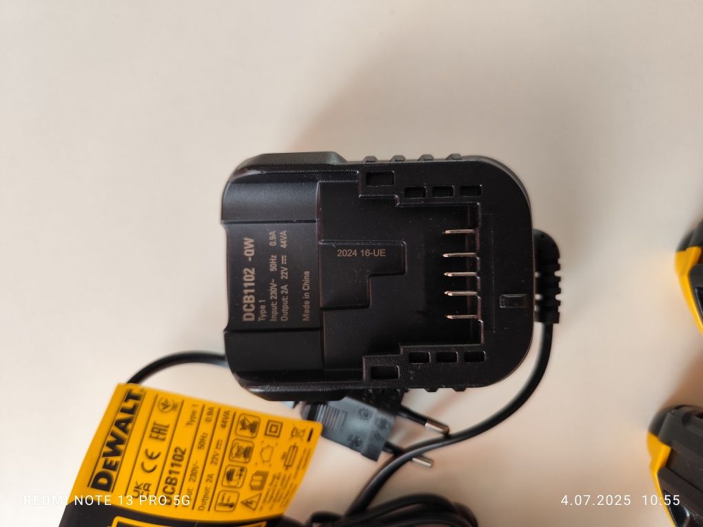 Zestaw dewalt dcb1104, dcb1102, 4x dcb183 2ah