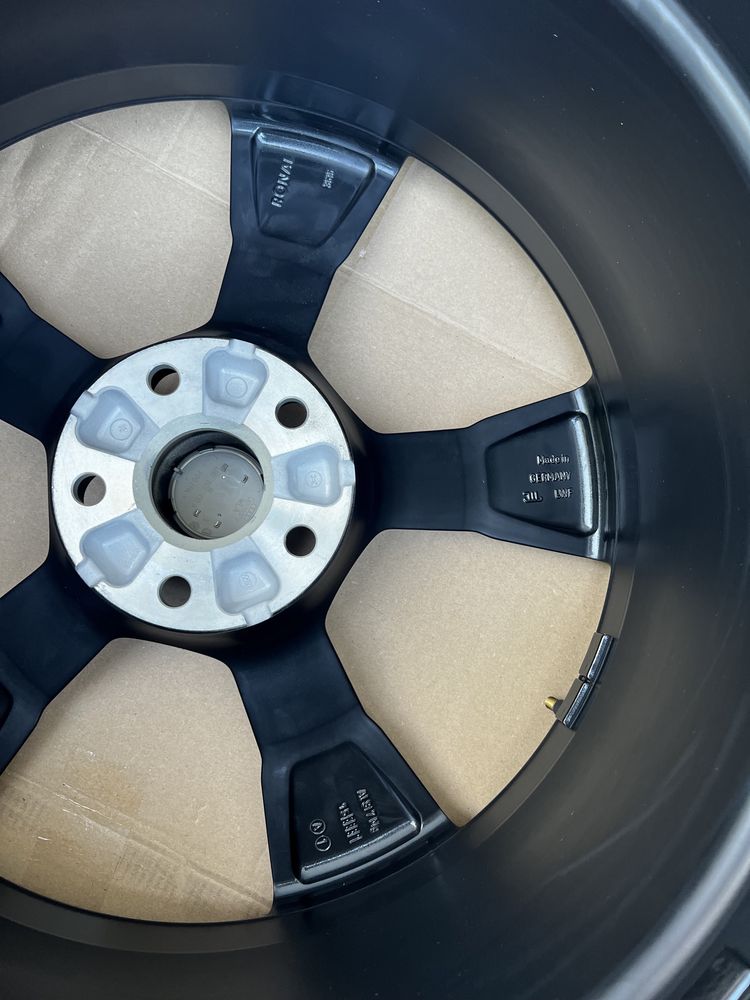 Nowe Oryginalne Alufelgi R20 5x112 Audi TT RS A6 C6 A4 B7 9J ET42