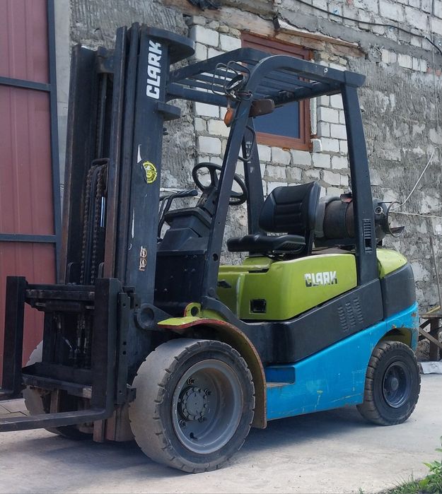 Погрузчик навантажувач 3т CLARK 2012