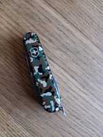 Victorinox Spartan camo