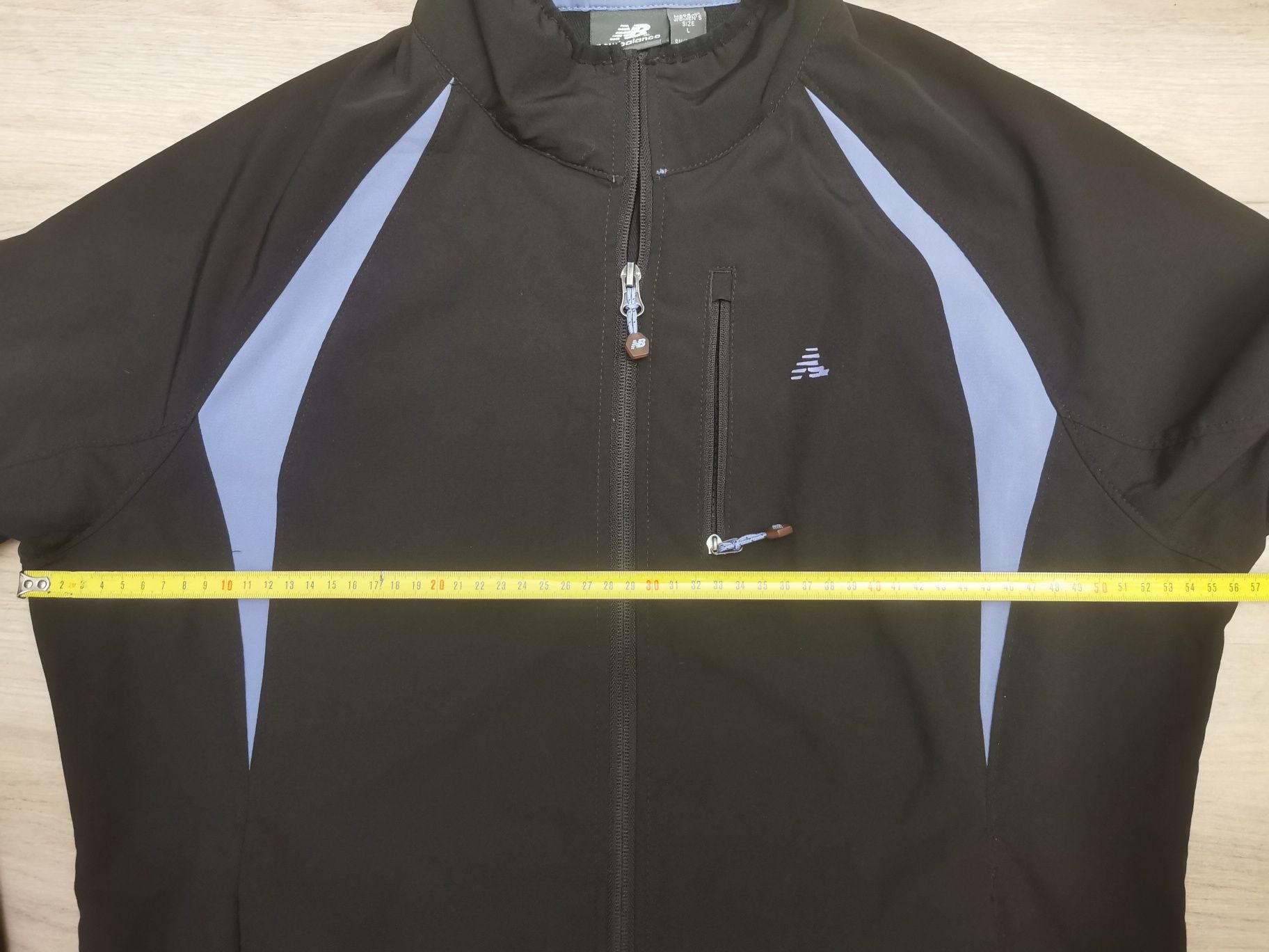 Bluza firmy New Balance. Rozmiar L. Damska