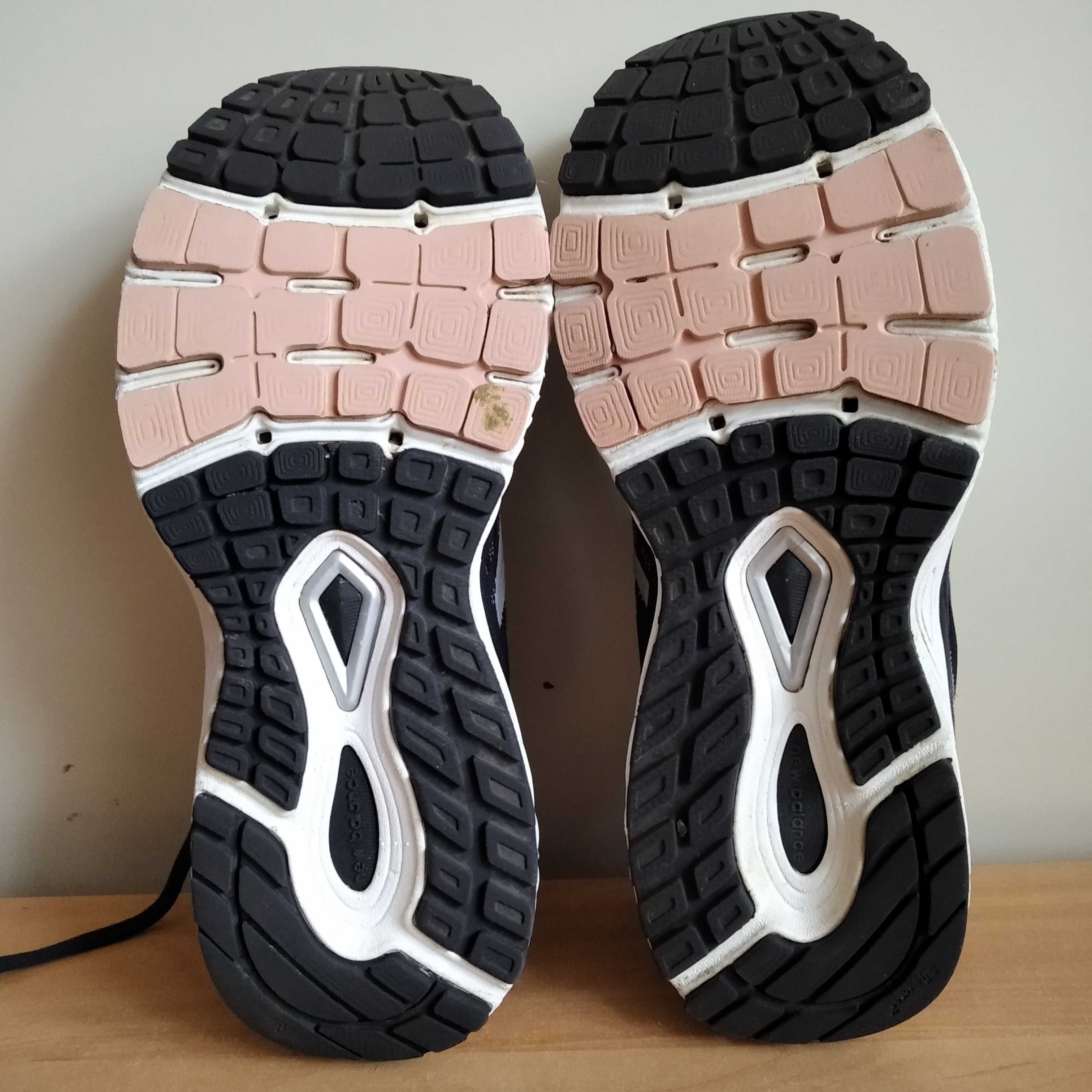 Buty biegowe NEW BALANCE Solvi V 2 roz.eu-40.5