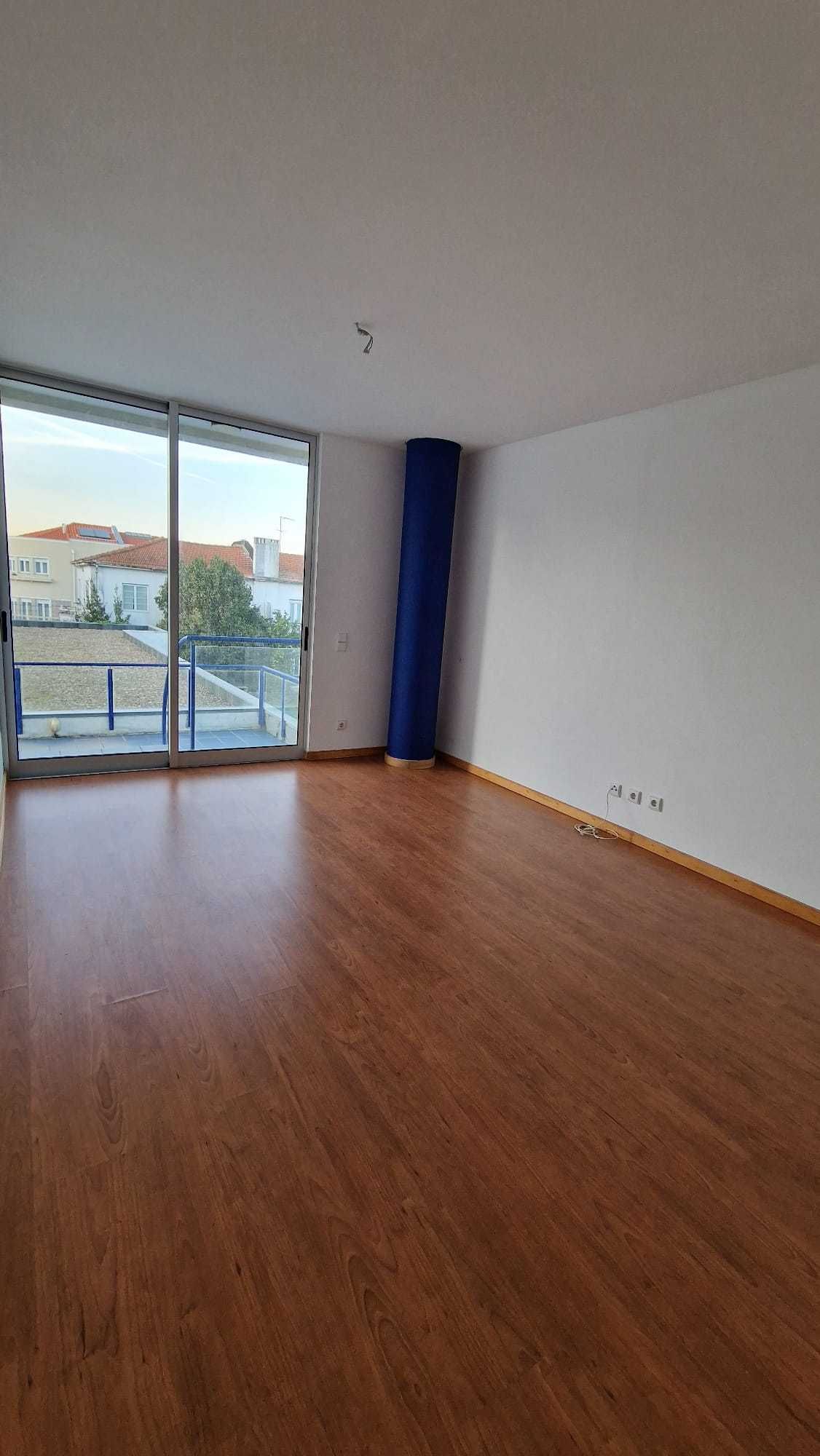 T1 c/terraço para investimento - 4% rentabilidade - Porto