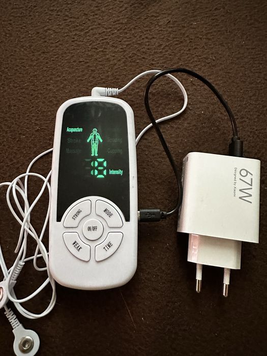 Електричний стимулятор м’язів з електродними масажними рукавичками