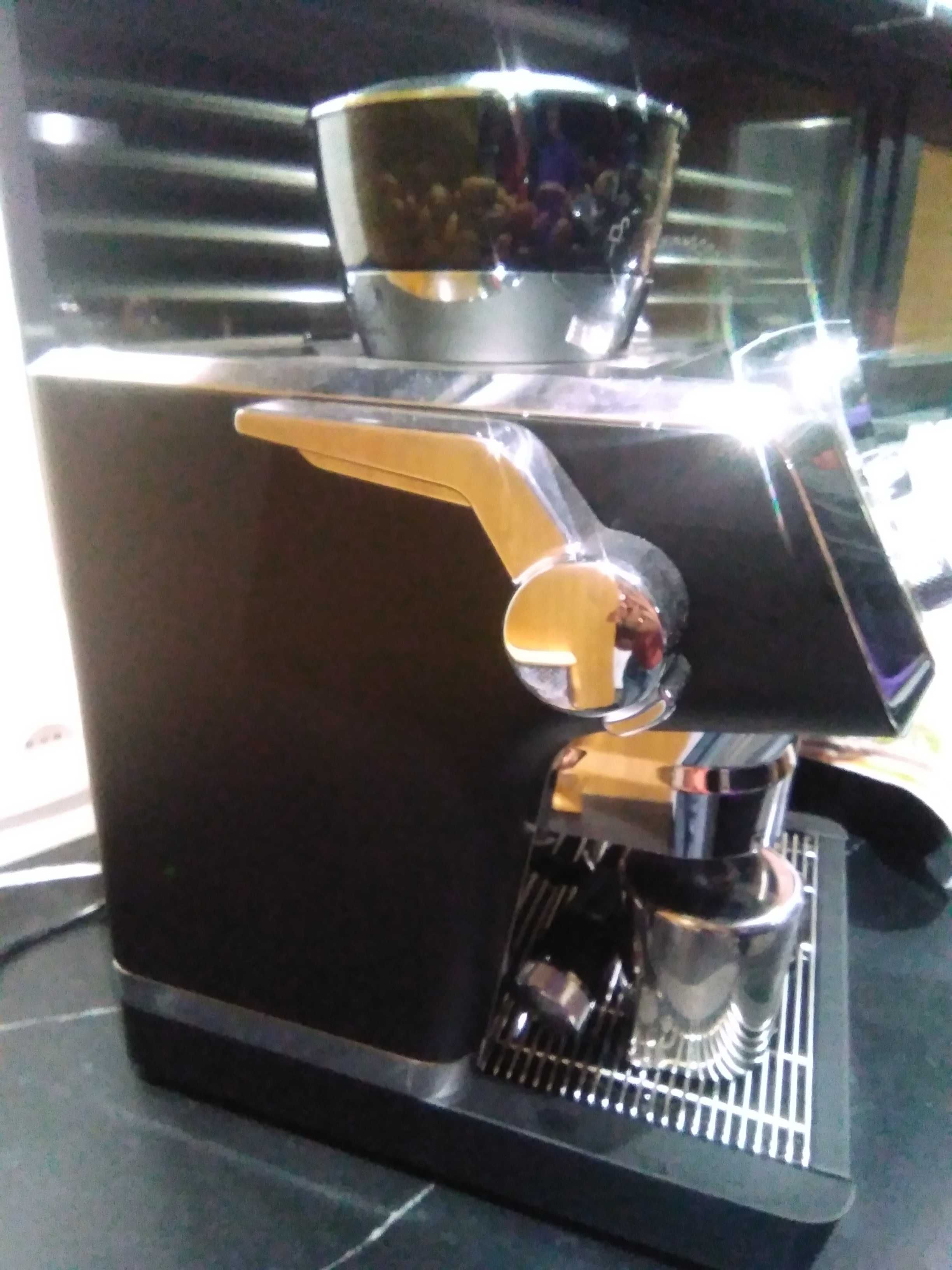 Máquina de café delonghi