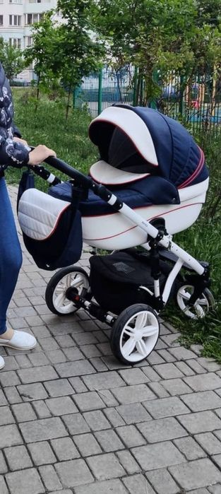 Коляска  2 в 1 (Люлька и прогулка)