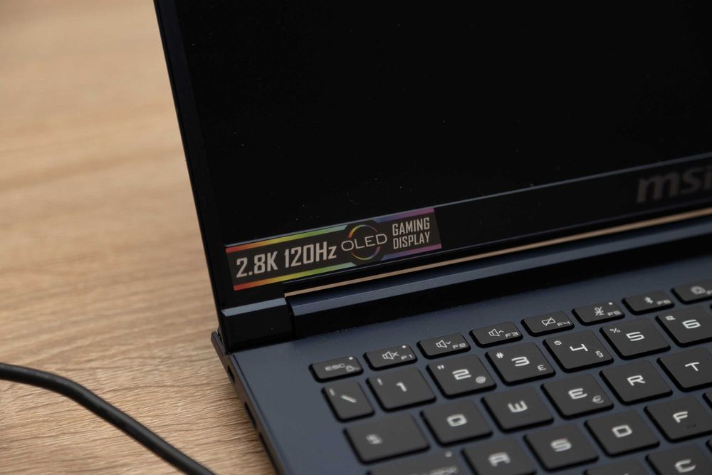 Portátil MSI 14" Stealth 14 AI Studio (I9 Ultra | RTX 4070 | 32GB RAM)
