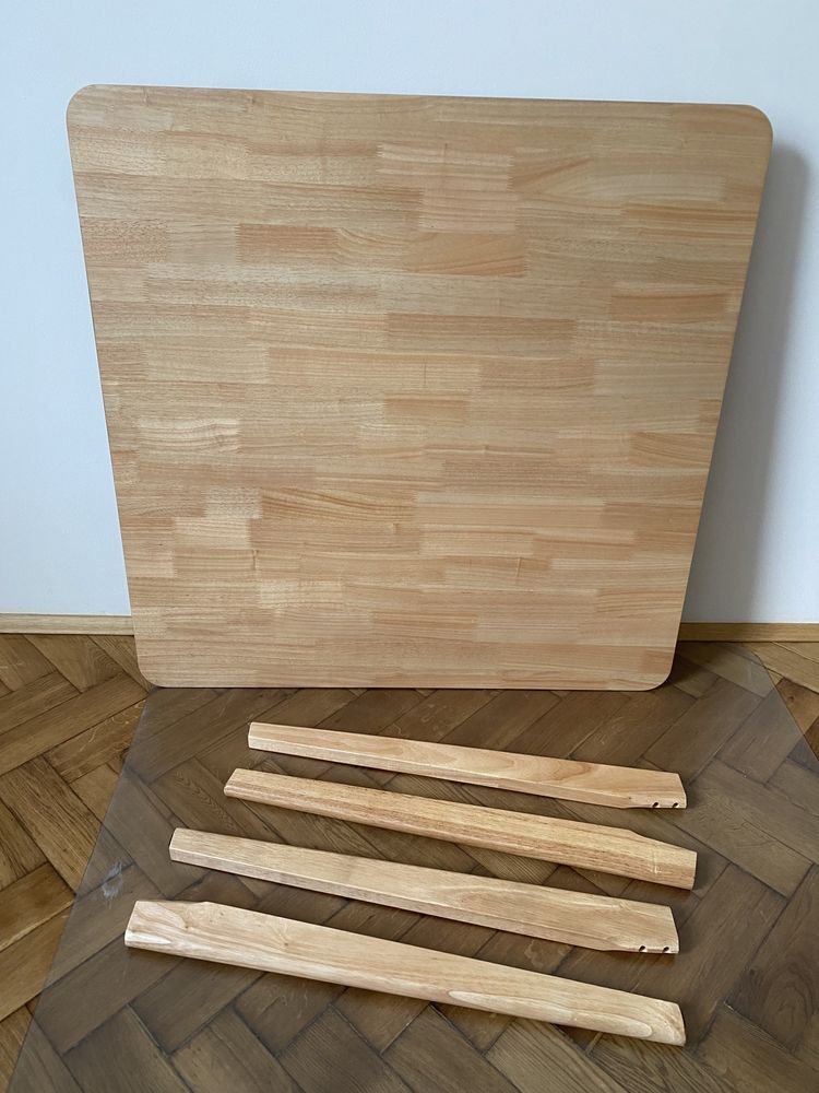 Drewniany stół do jadalni 100x100 SKLUM