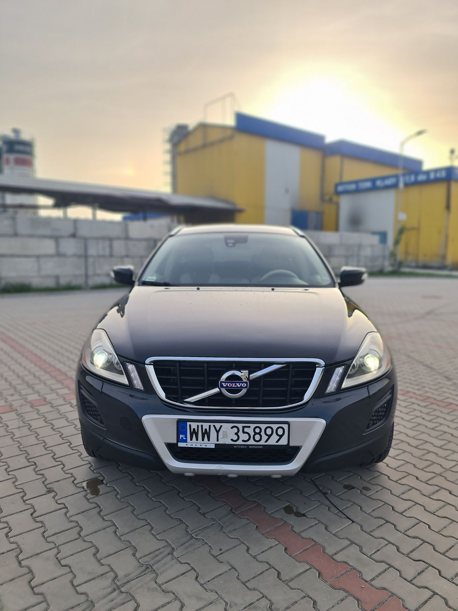 Volvo xc60 2,4 D5  salon Polska