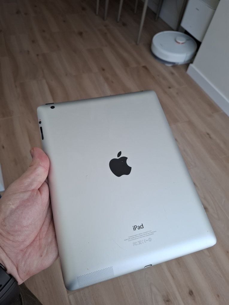 Ipad 4 на 32гігабайта