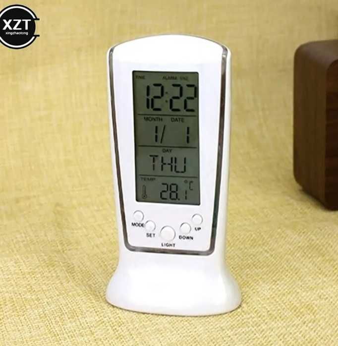 Электронные настольные стильные часы с датой и термометром