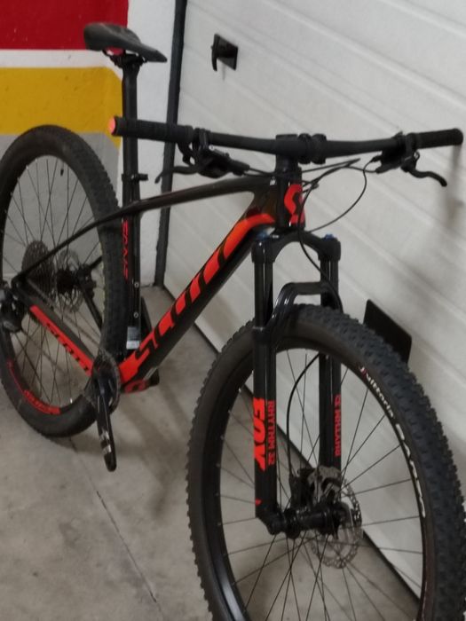799€Scott scale 925 carbono
Suspensão Fox com bloqueio.
Transmissão gx