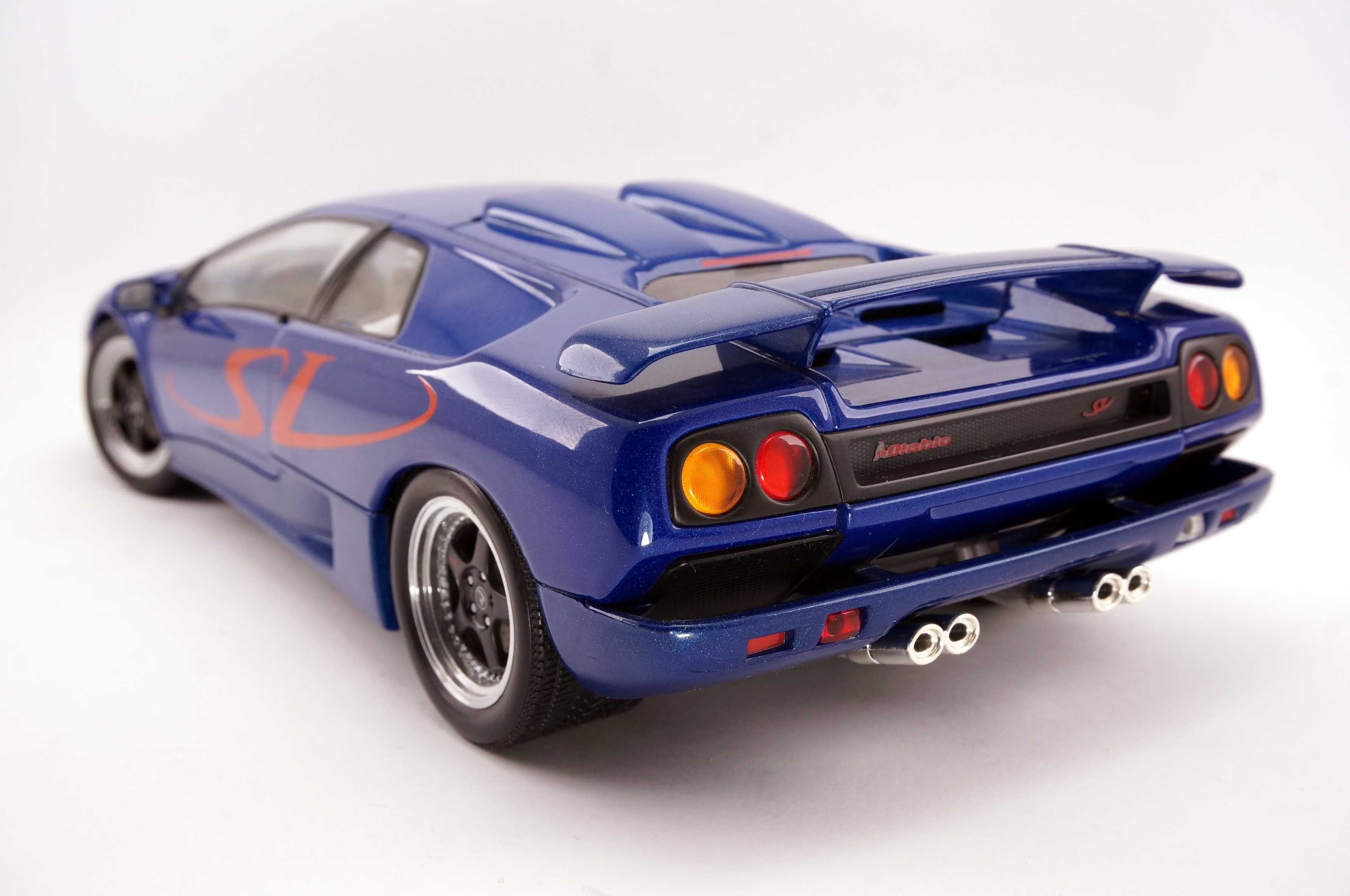 Модель AUTOart 1:18 Lamborghini Diablo SV (1995) Blue/Red