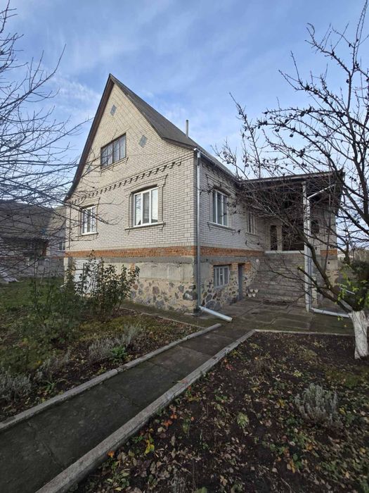 Продаж будинку селище Рокитне.Розглядаємо держ програми