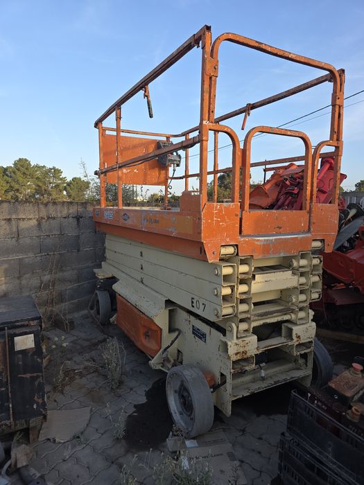 Plataforma Elevatória JLG 2646ES – 10m Altura de Trabalho
