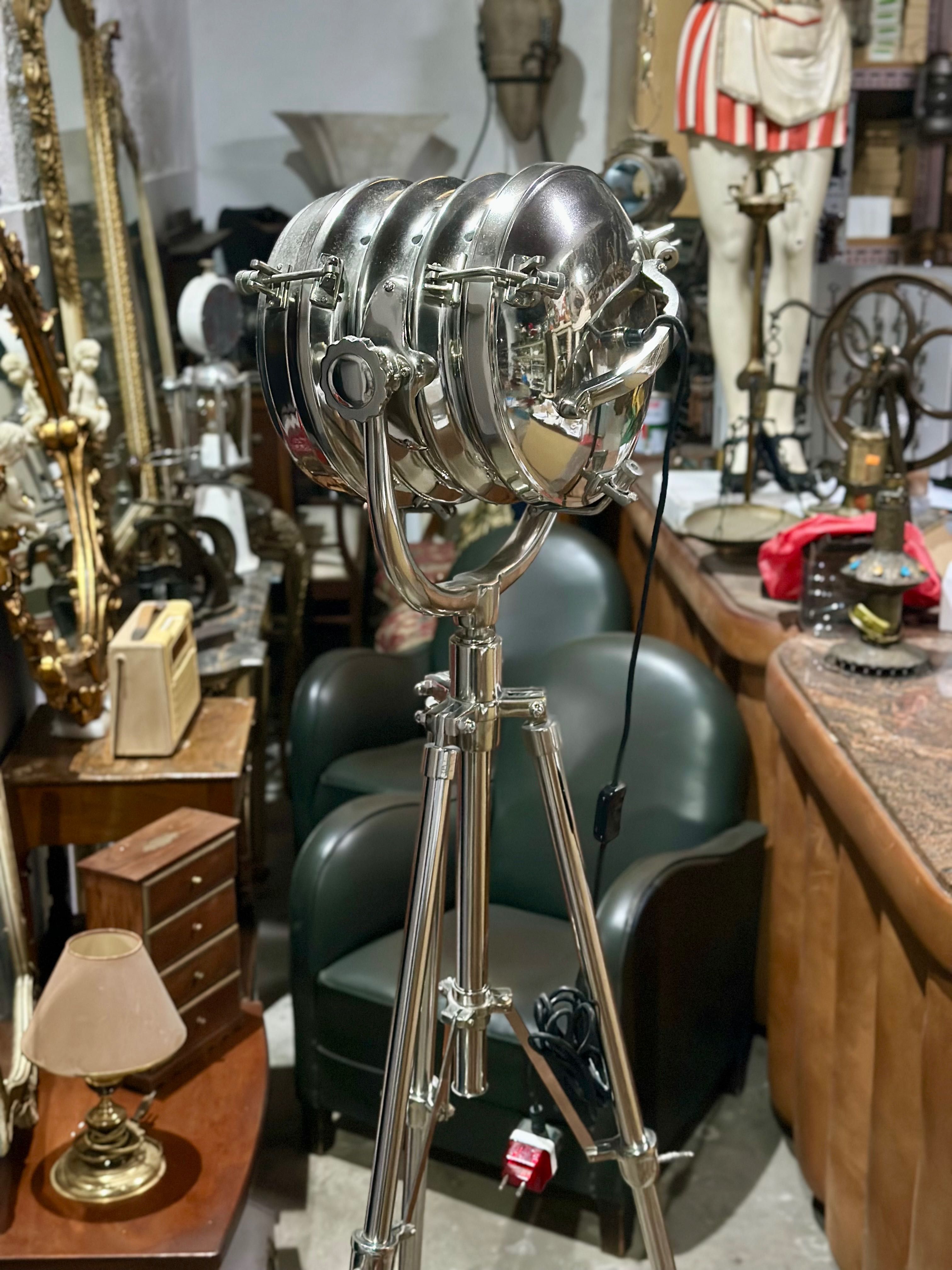 Holofote Náutico Vintage em Metal