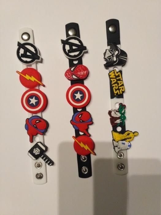 Pulseiras brindes pins avengers vingadores star wars
