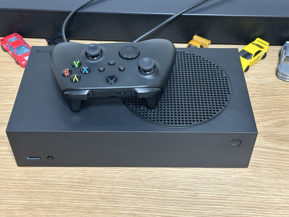 Ігрова приставка Microsoft Xbox Series S 1Tb