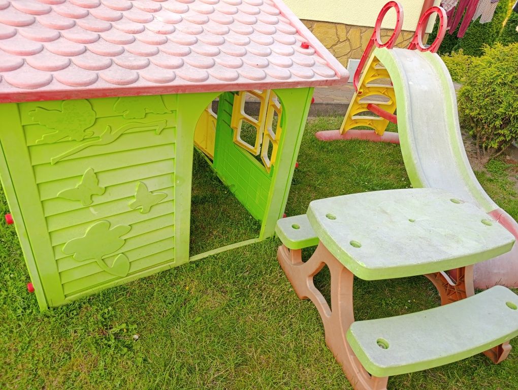 Дитячий ігровий будиночок,гірка,столик