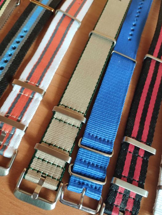 Kolekcja pasków do zegarków 22mm (24 pasków)