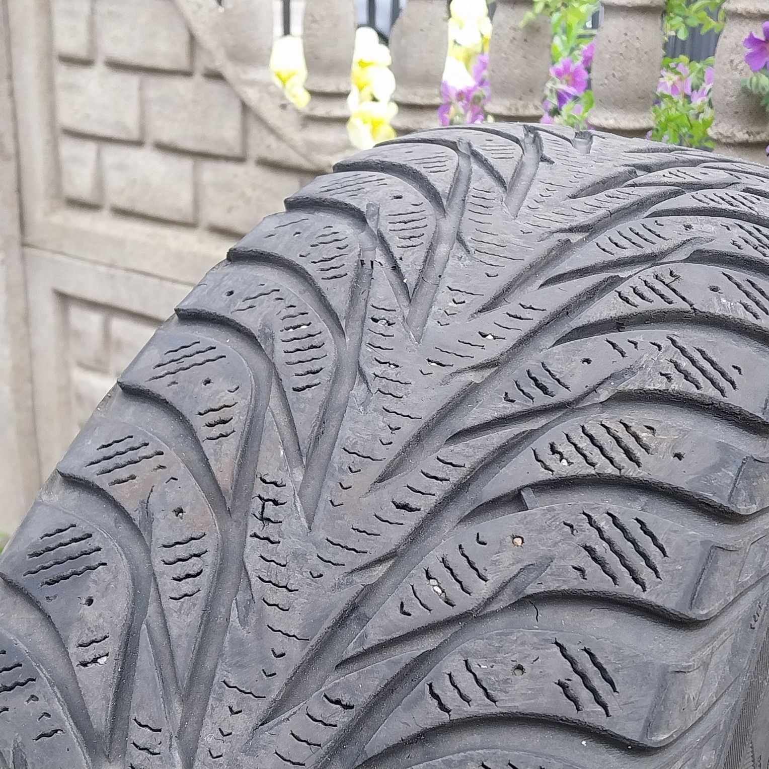 Opony Yokohama Iceguard Stud 235/65R17 108T