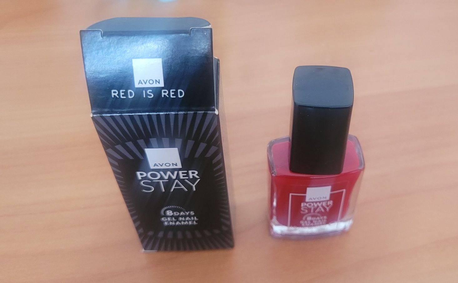 Żelowy lakier do paznokci Powerstay Red is Red Avon