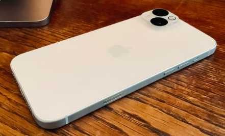 iPhone 15 Plus • 128 GB  • Rosa • em ótimo estado
