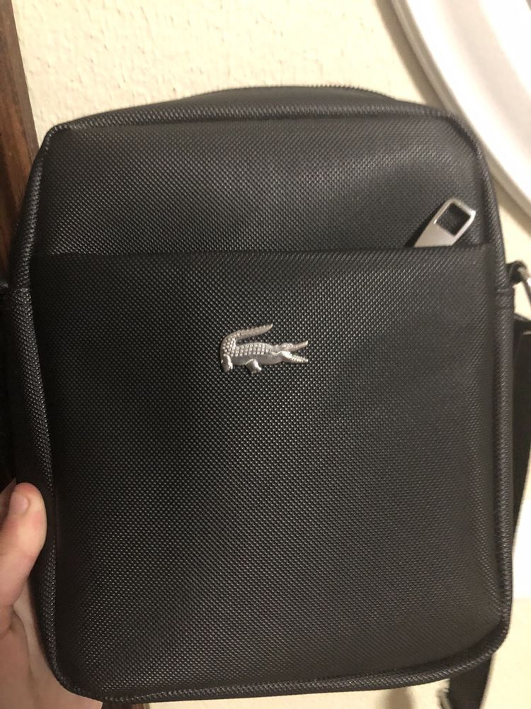 Bolsa lacoste preta