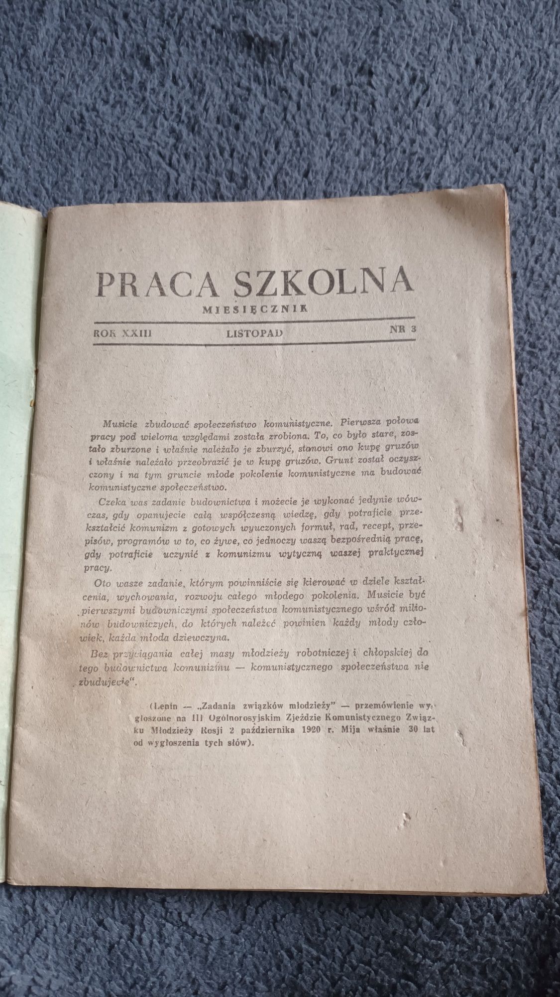 Książka Praca szkolna miesięczna z 1950r.