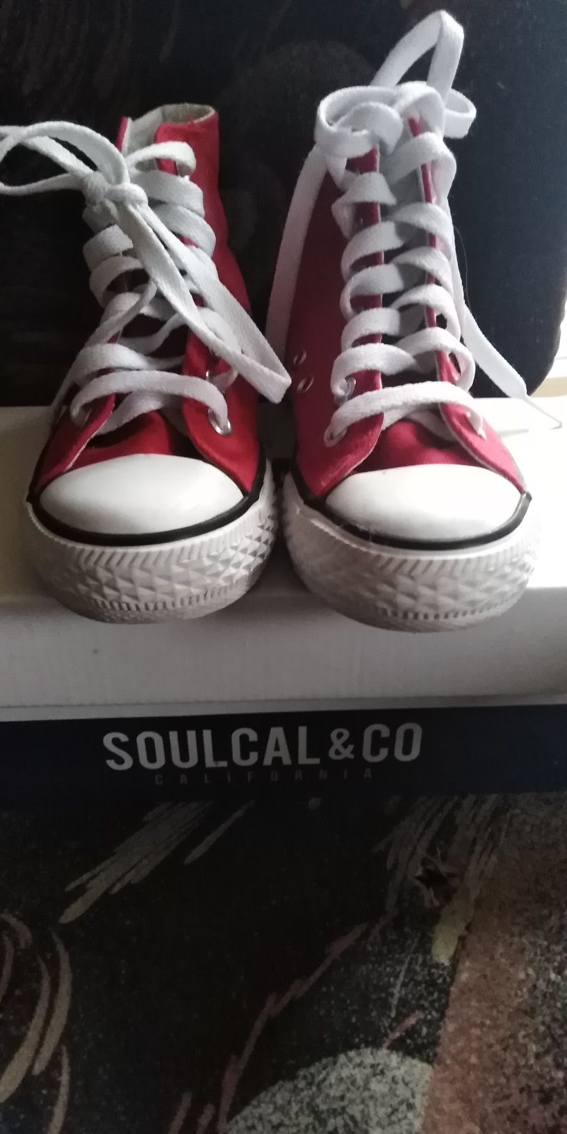 Tenisówki roz 28 soulcal&com i próbka perfum, koszulka i naklej grati