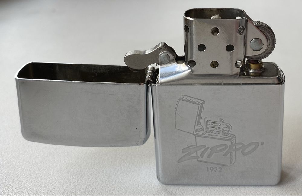 Зажигалки ZIPPO.