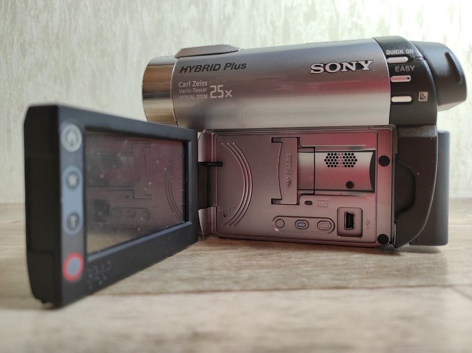 Видеокамера Sony Handycam DCR-DVD810E