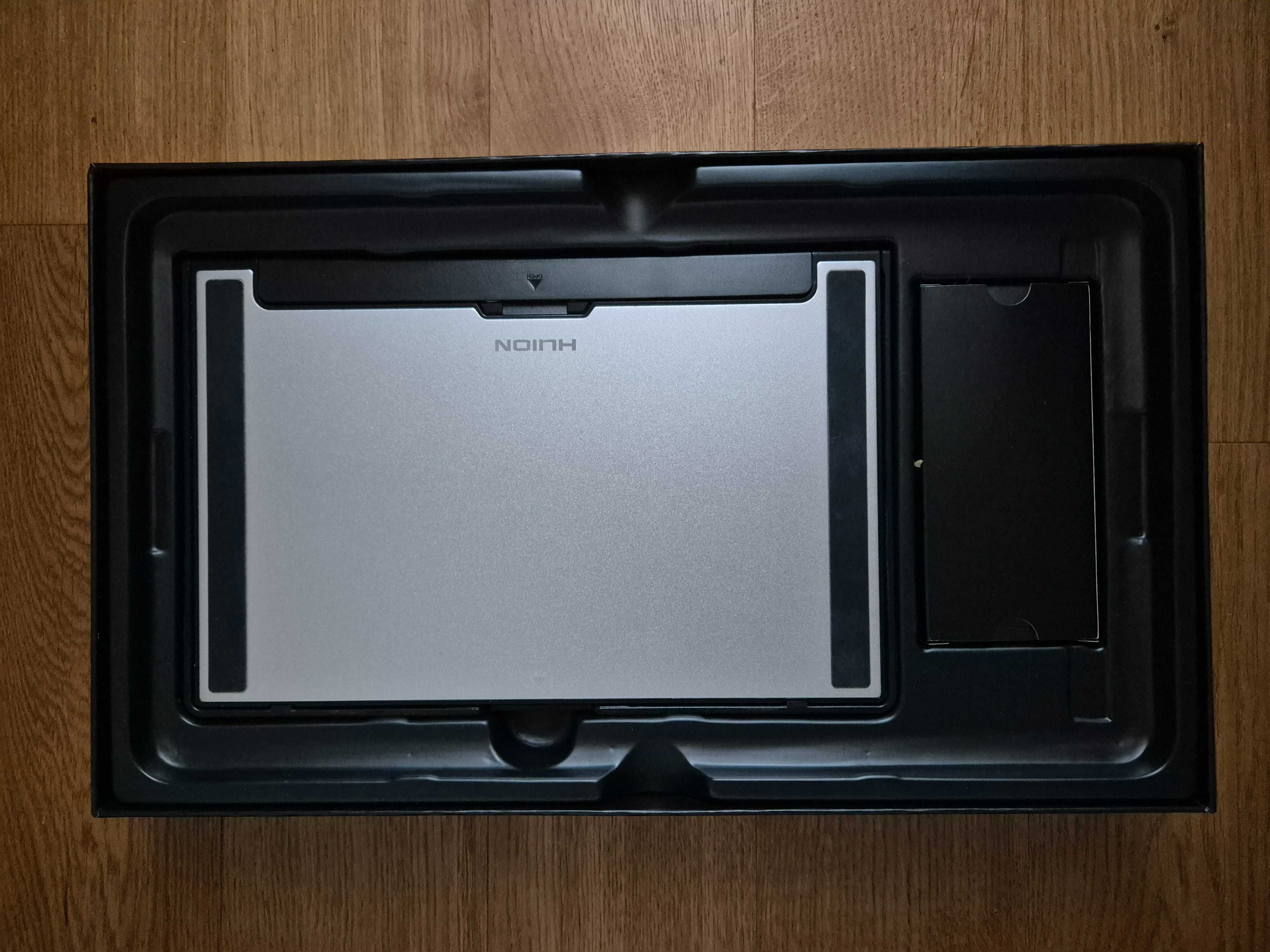 Tablet piórkowy Huion Kamvas Pro 13