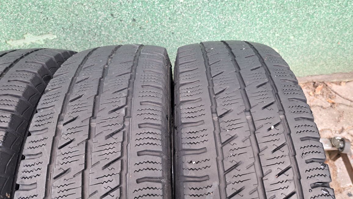 Opony [ 4 sztuki ] 195/70 R15 C  BARUM