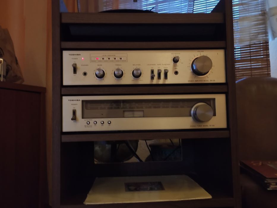 Wieża Toshiba i gramofon Dual