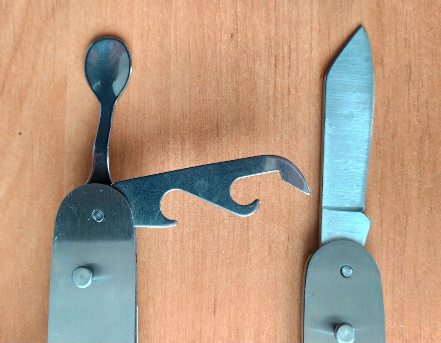 Niezbędnik Turystyczny survival nóż widelec łyżka korkociąg otwieracz